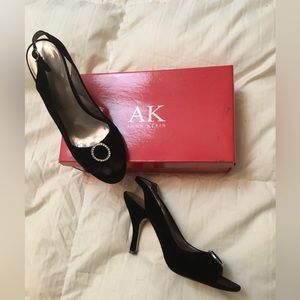 Anne Klein woman’s dress shoes/ black velvet.